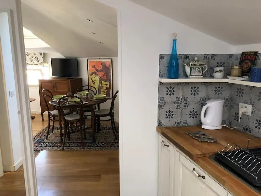 Walking Distance From Via Veneto Apartment
